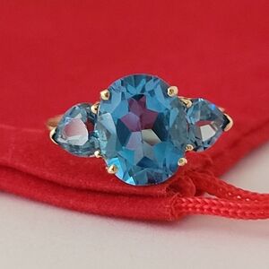 14k Yellow Gold Blue Topaz Ring Size 8 Solid Gold!👌🎁